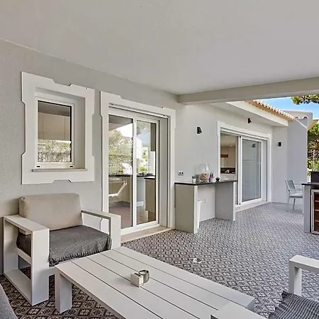 Sleeps 6 With Pool And Air Con וילה *