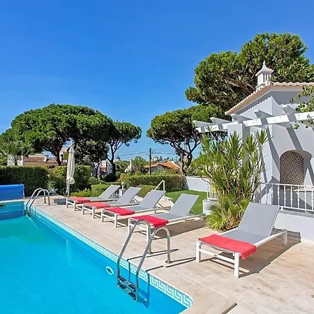 Sleeps 6 With Pool And Air Con Villa *